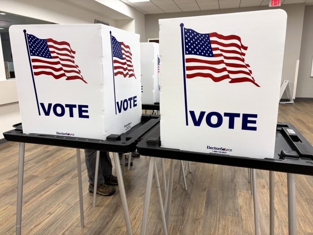 Ohio Secretary of State Candidates Clash Over Gerrymandering in Primary Debate